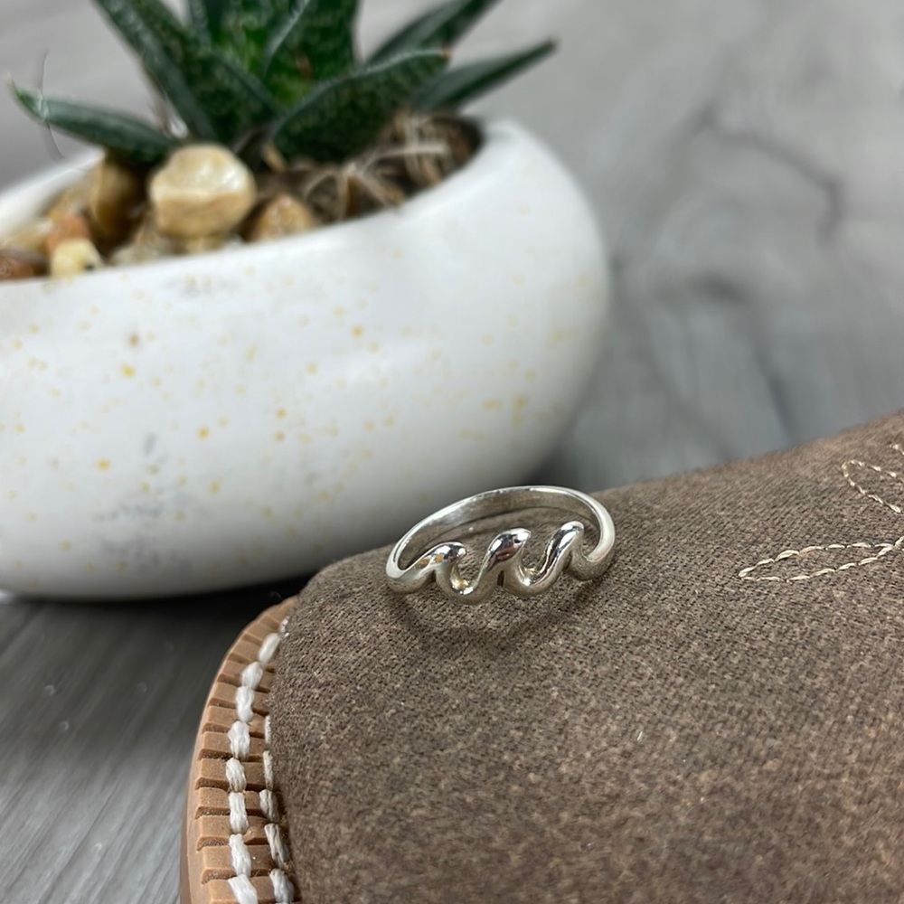 🍂Unique Sterling Silver Wave Ring🍂